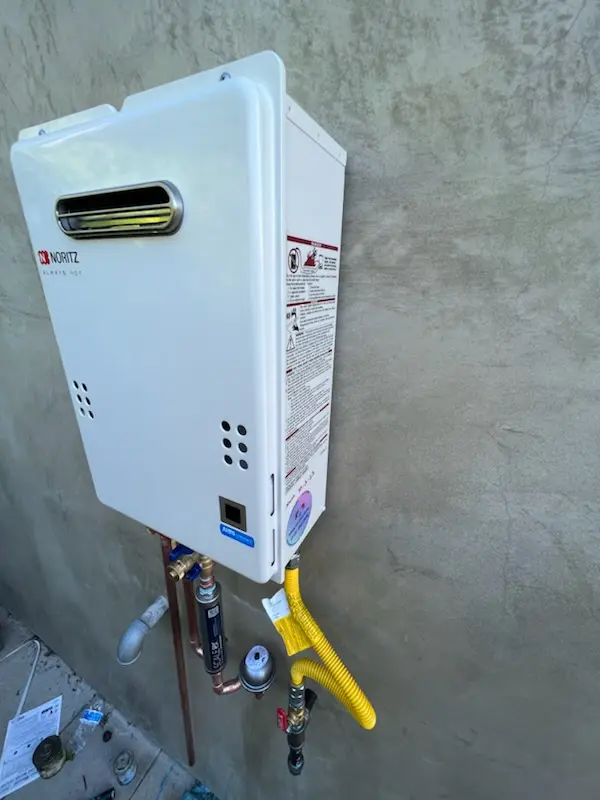 Tankless water heater installation for Arlingotn Park homes